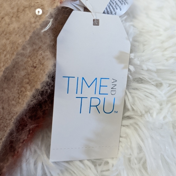 Soft Knit Blanket Scarf - Picture 4 of 5